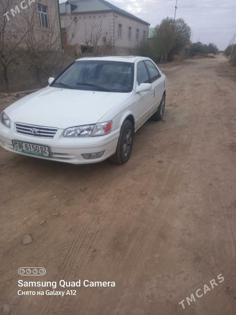 Toyota Camry 1998 - 140 000 TMT - Гурбансолтан Едже - img 3