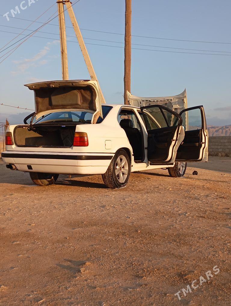 BMW 525 1990 - 61 000 TMT - Берекет - img 4