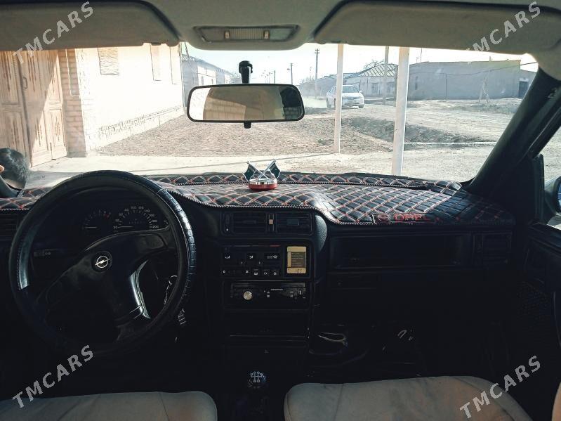 Opel Vectra 1993 - 54 000 TMT - Акдепе - img 4