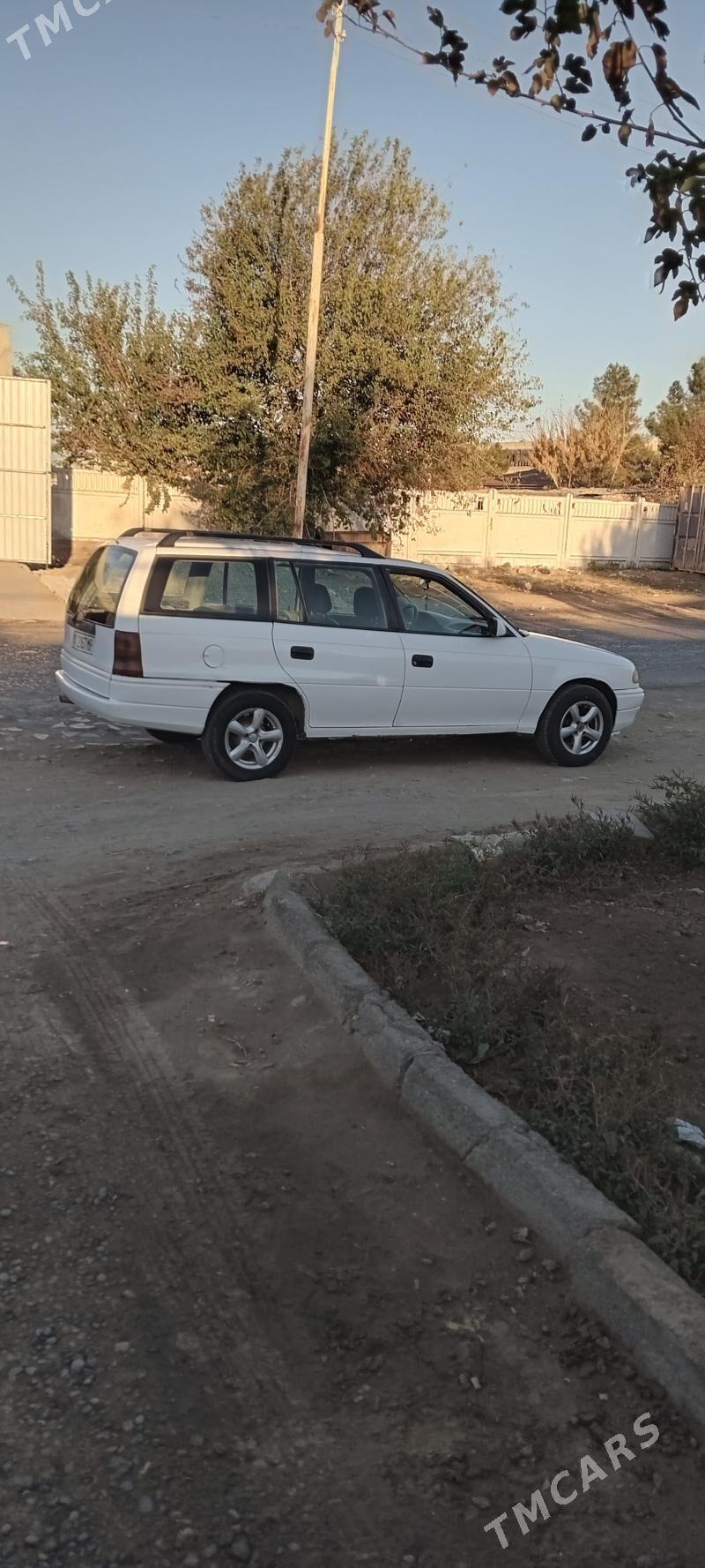 Opel Astra 1993 - 33 000 TMT - Мургап - img 5