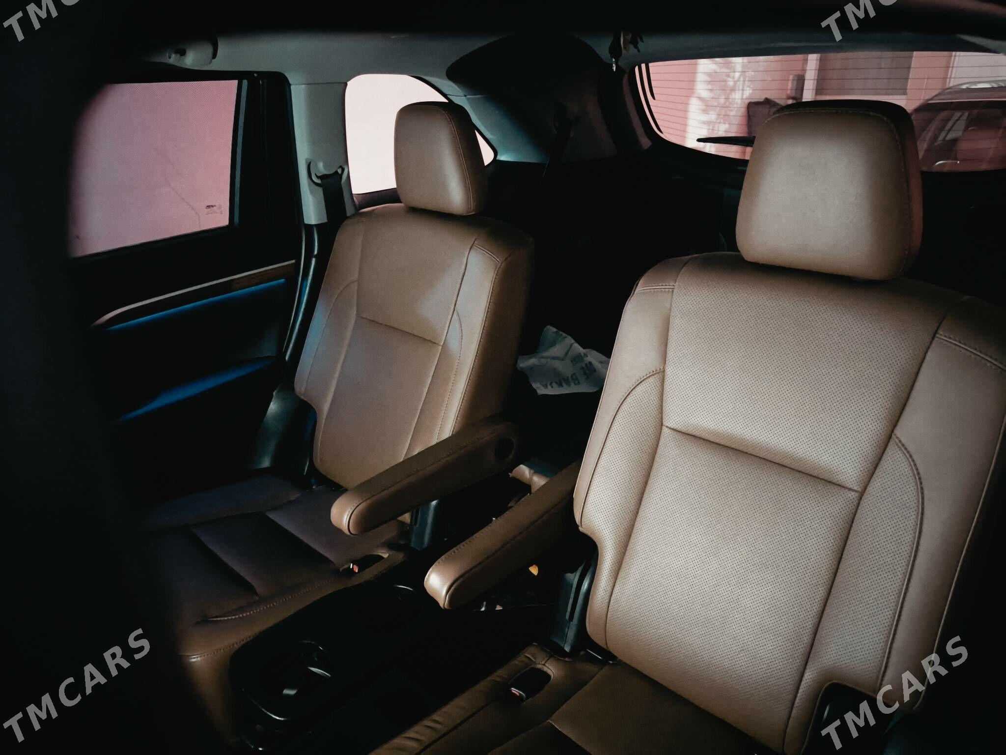 Toyota Highlander 2019 - 685 000 TMT - Aşgabat - img 9