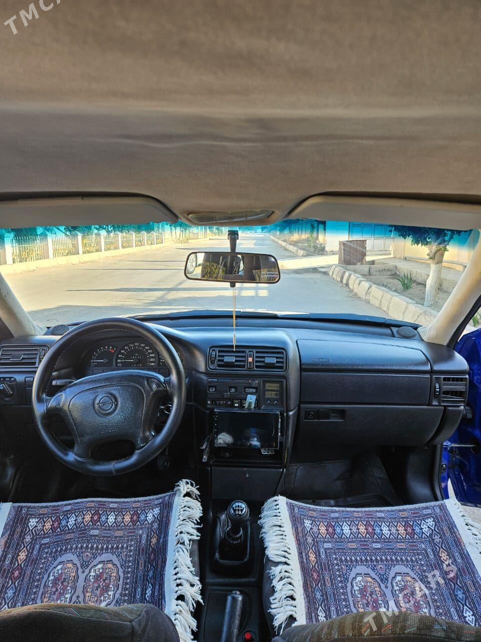 Opel Vectra 1995 - 46 000 TMT - Kaka - img 5