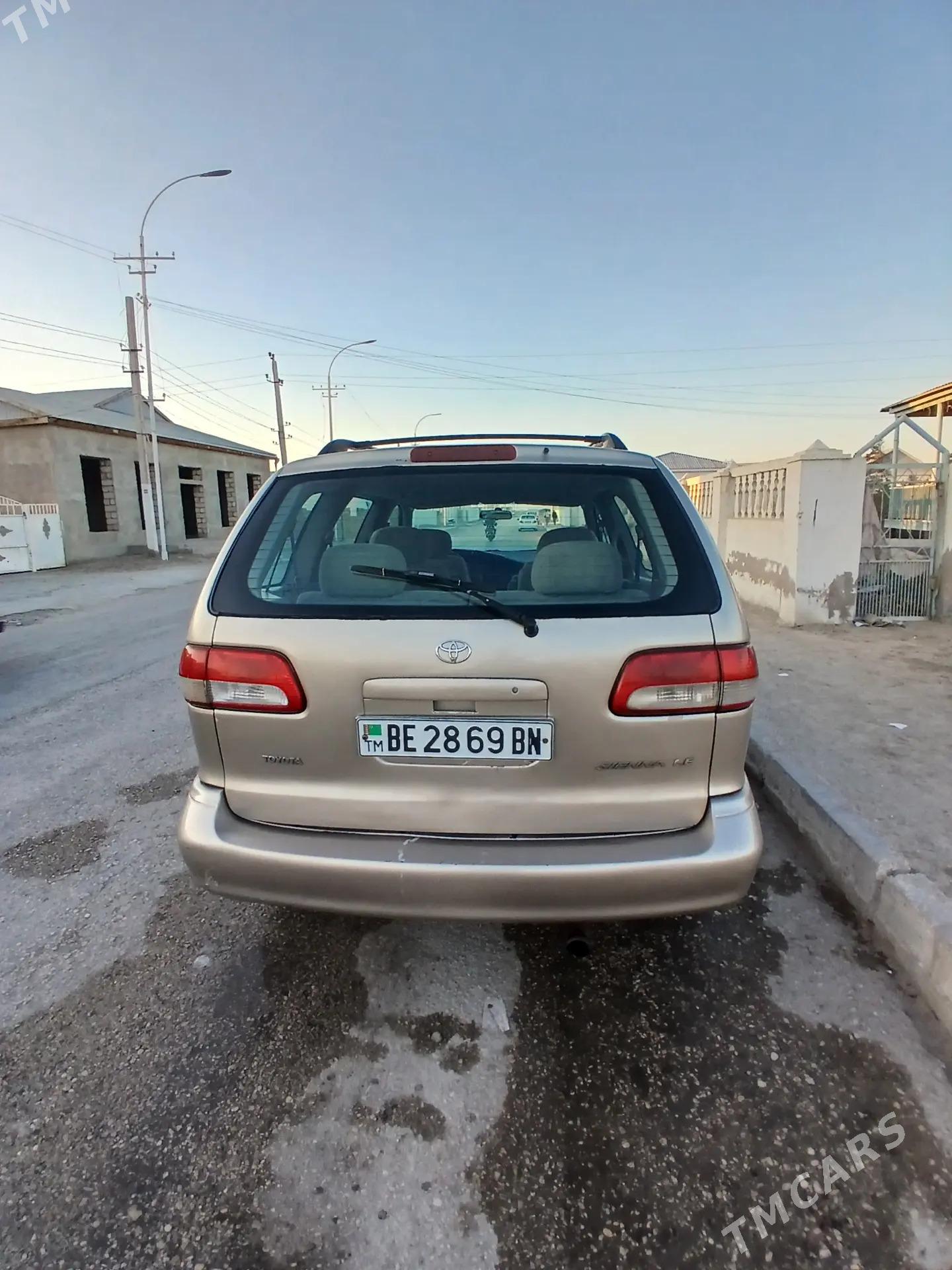 Toyota Sienna 2002 - 150 000 TMT - Esenguly - img 4