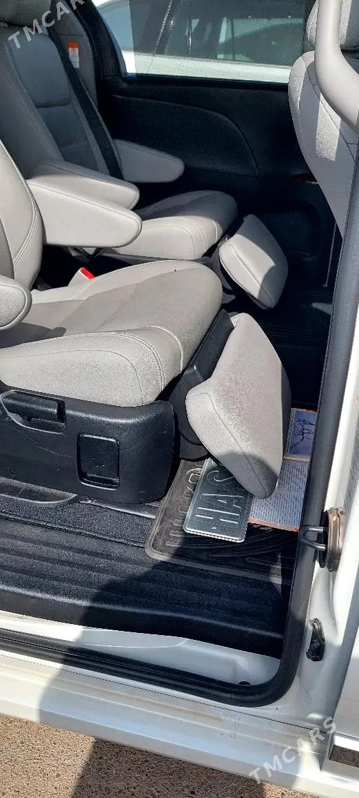 Toyota Sienna 2019 - 579 000 TMT - Aşgabat - img 9