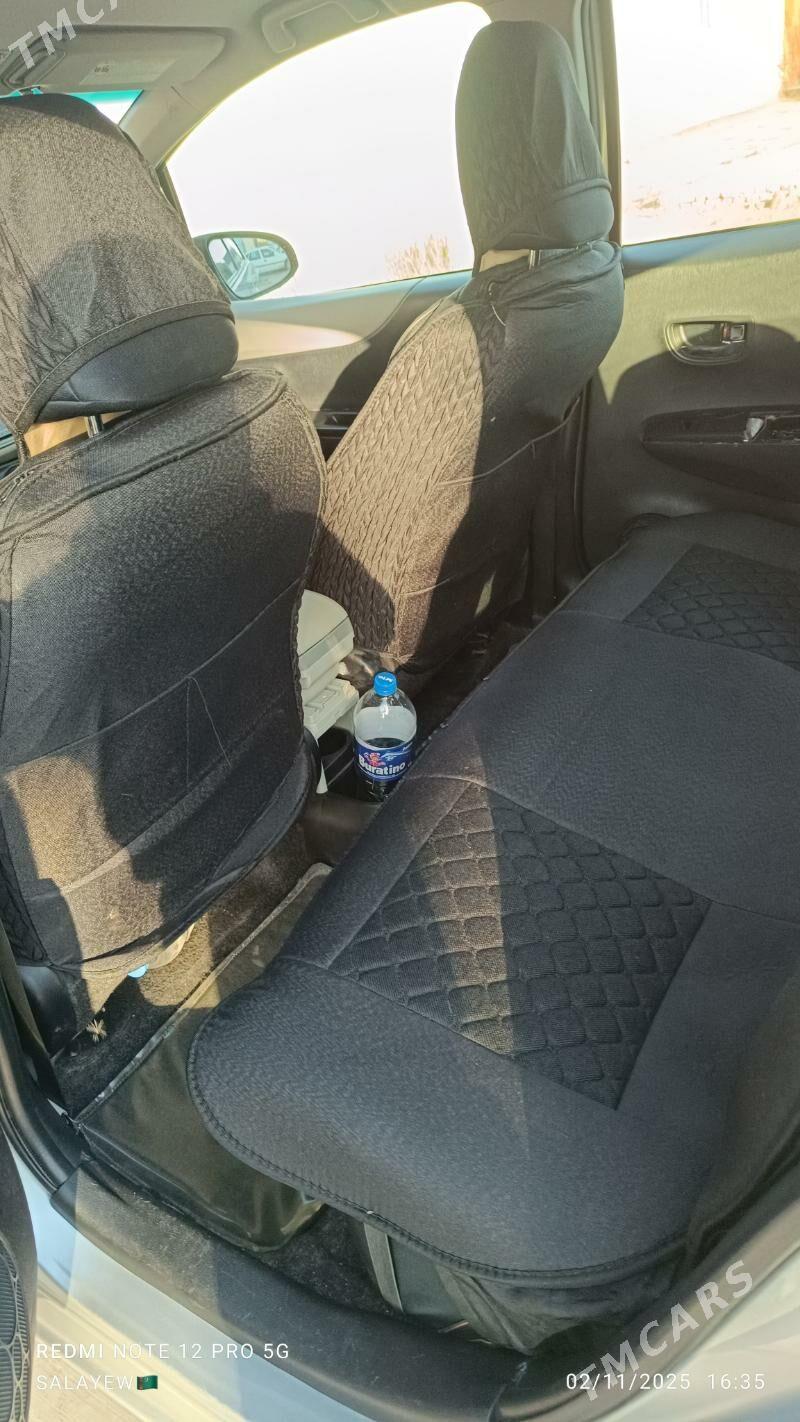 Toyota Yaris 2012 - 140 000 TMT - Дашогуз - img 6