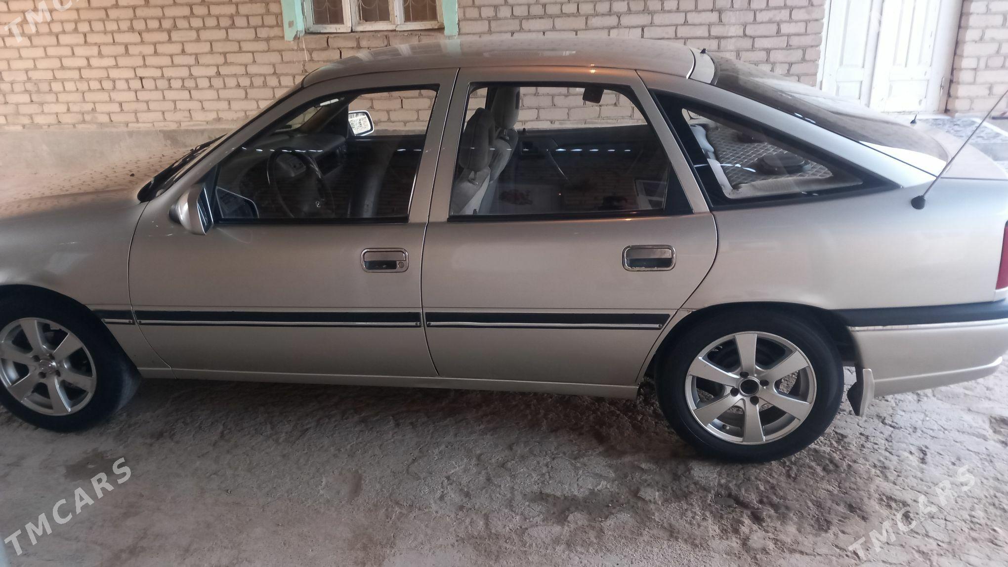 Opel Vectra 1992 - 37 000 TMT - Кака - img 2