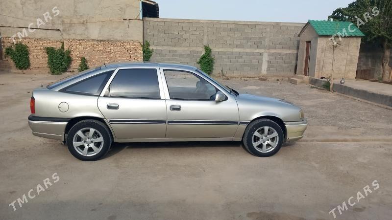 Opel Vectra 1992 - 37 000 TMT - Кака - img 7