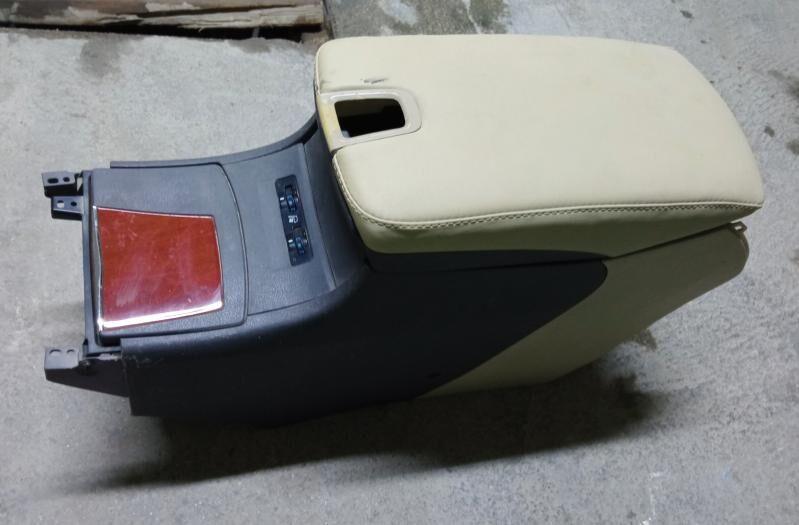 Lexus ES 350 podlokotnik. 500 TMT - Балканабат - img 2