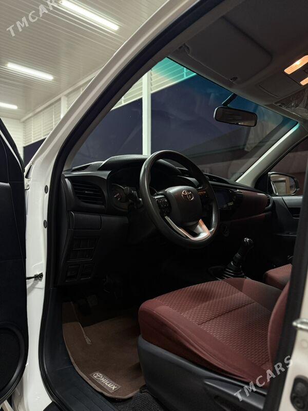 Toyota Hilux 2022 - 460 000 TMT - Ашхабад - img 5