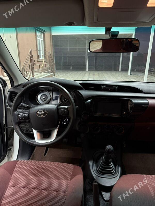 Toyota Hilux 2022 - 460 000 TMT - Ашхабад - img 4