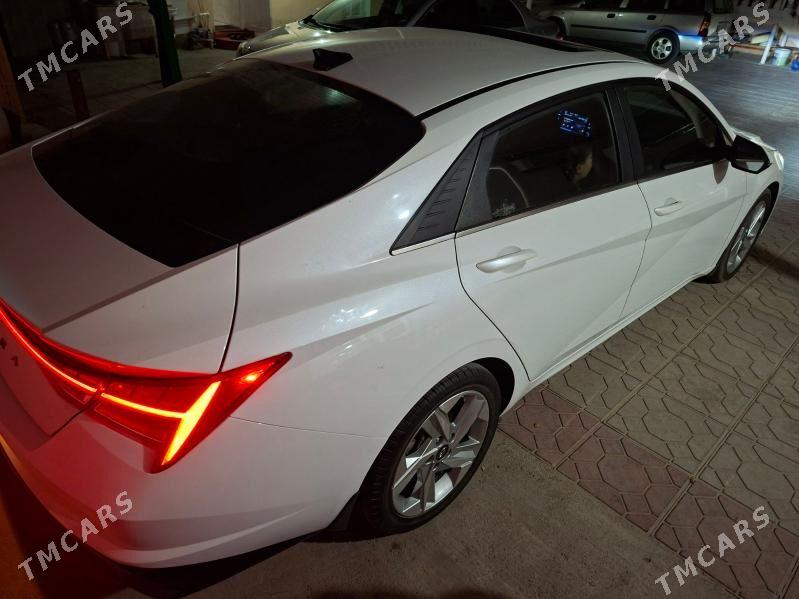 Hyundai Elantra 2022 - 295 000 TMT - Bedew - img 2