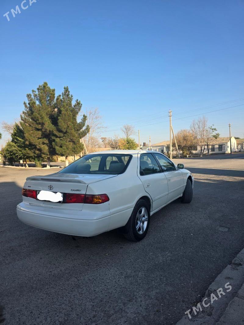 Toyota Camry 2001 - 125 000 TMT - Кака - img 4