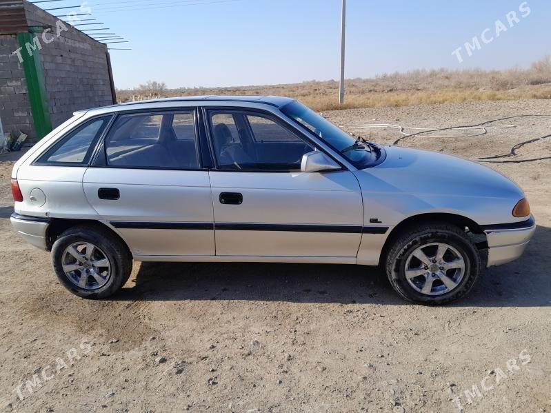 Opel Astra 1992 - 35 000 TMT - Рухубелентский этрап - img 6