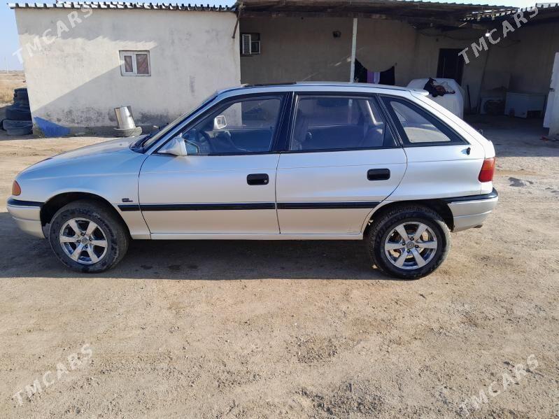 Opel Astra 1992 - 35 000 TMT - Рухубелентский этрап - img 8