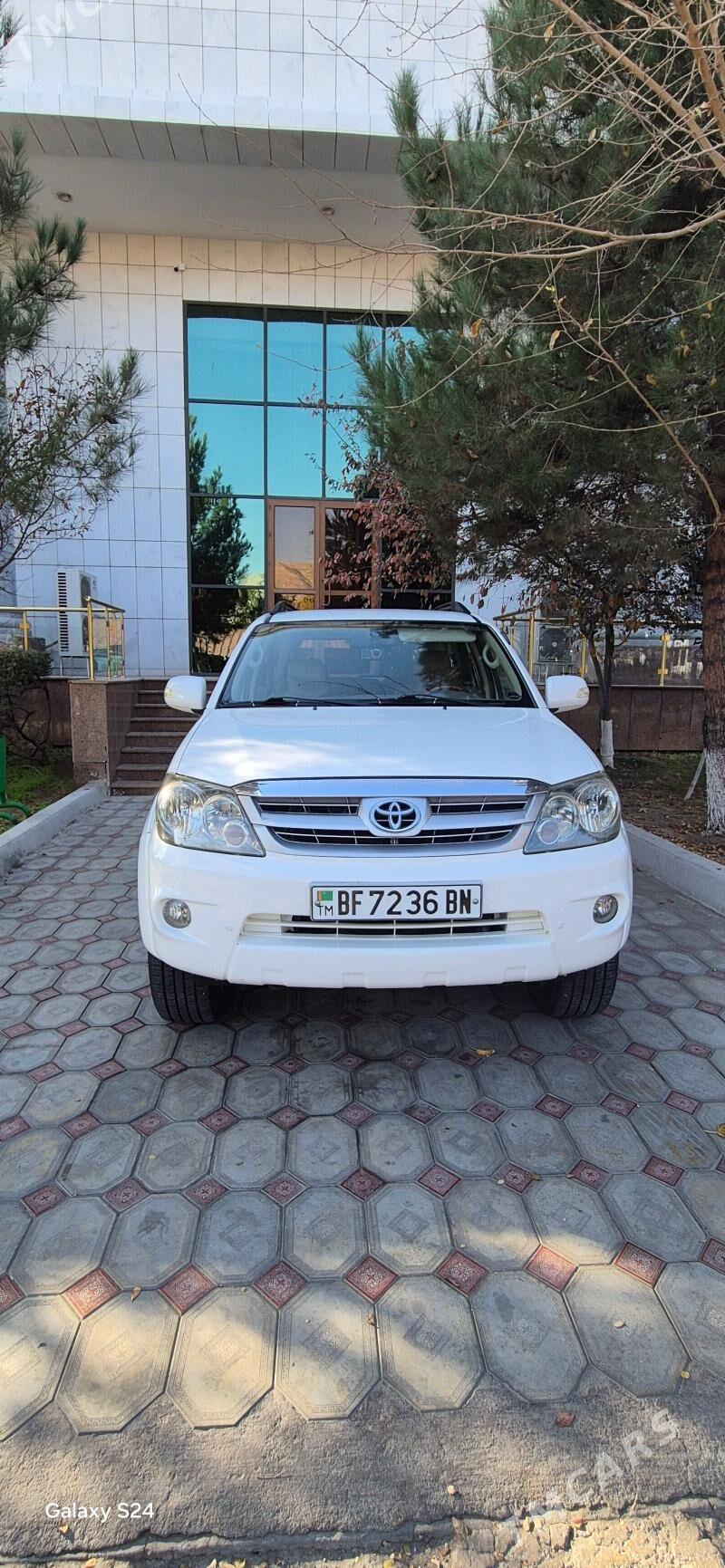 Toyota Fortuner 2008 - 260 000 TMT - Türkmenbaşy - img 2