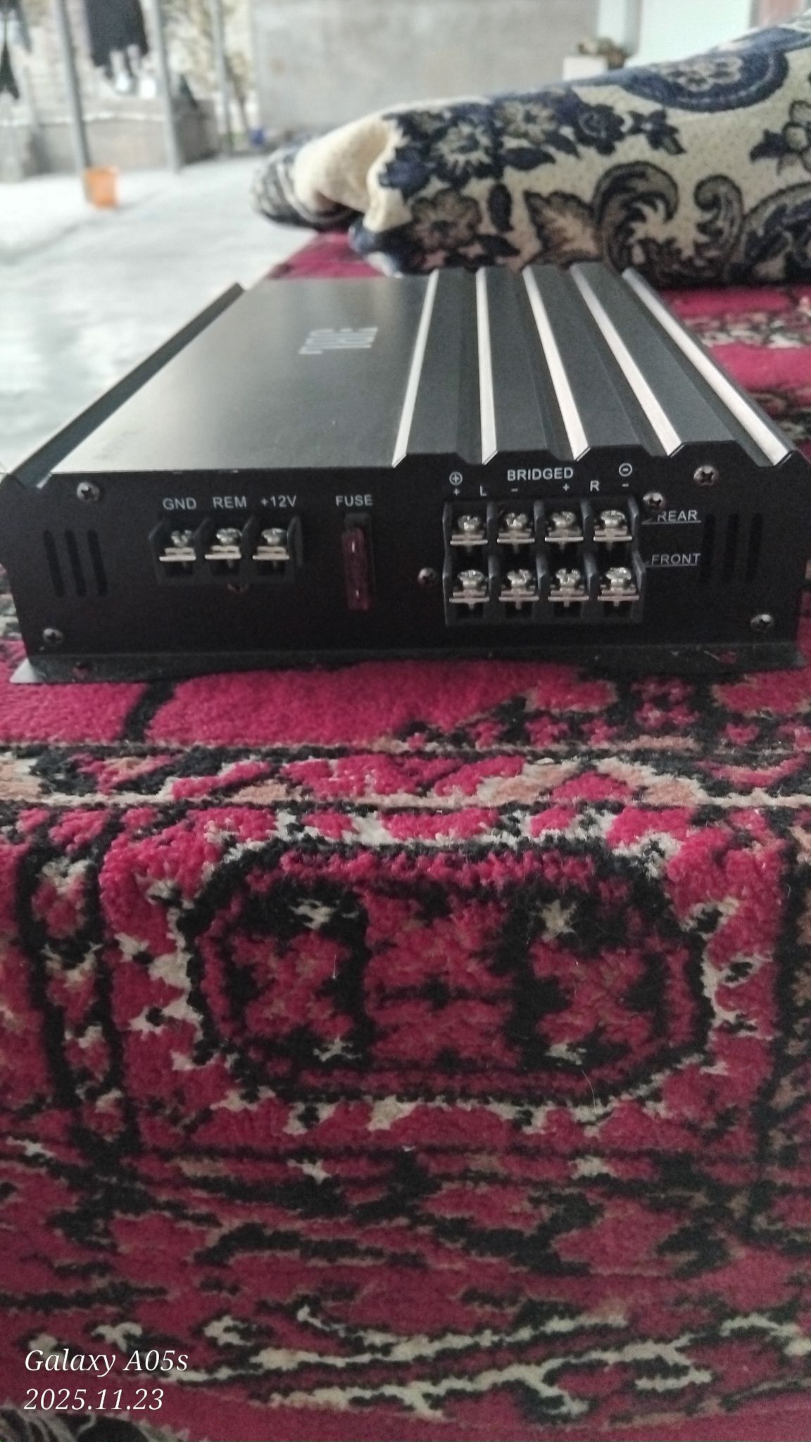 Usilitel jbl 1 000 TMT - Büzmeýin - img 3