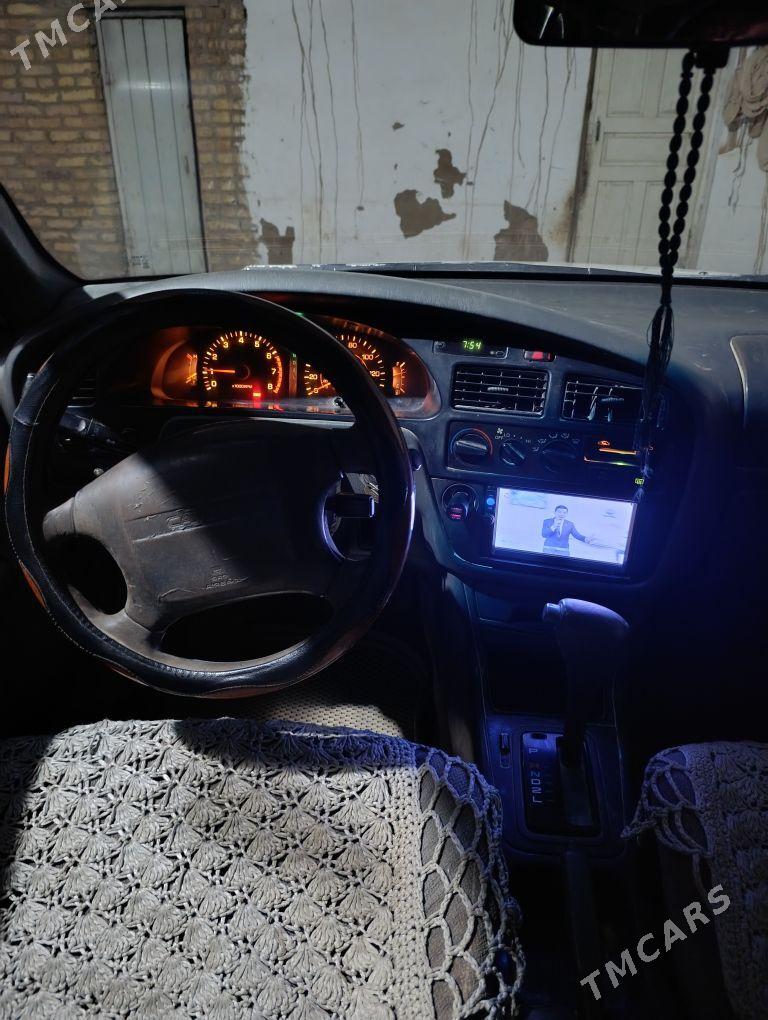 Toyota Camry 1995 - 75 000 TMT - Дарганата - img 4