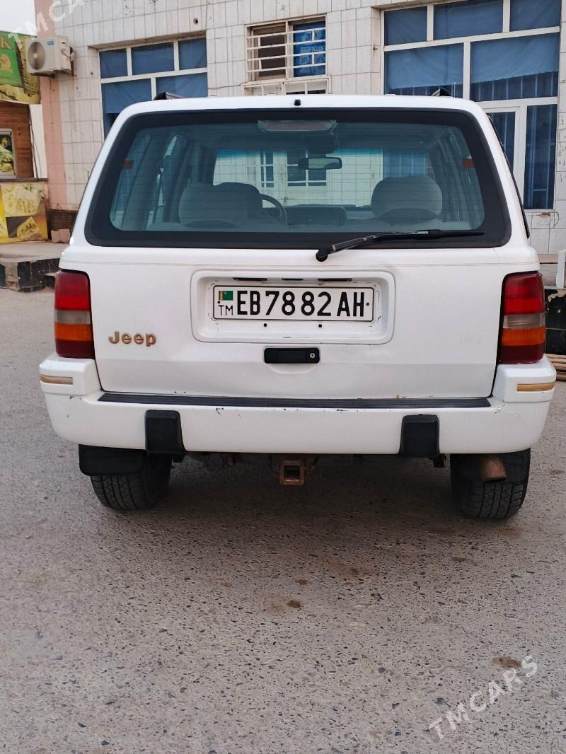 Jeep Grand Cherokee 4xe 2001 - 70 000 TMT - Теджен - img 1