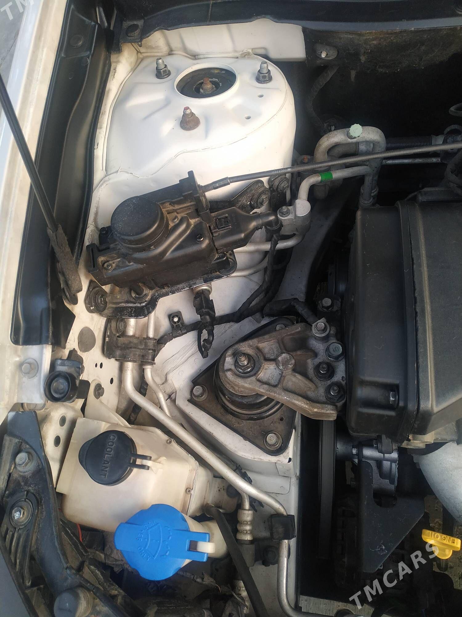 Hyundai Elantra 2010 - 154 000 TMT - Aşgabat - img 6