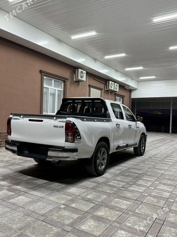 Toyota Hilux 2022 - 460 000 TMT - Ашхабад - img 9