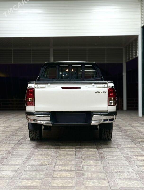 Toyota Hilux 2022 - 460 000 TMT - Ашхабад - img 10