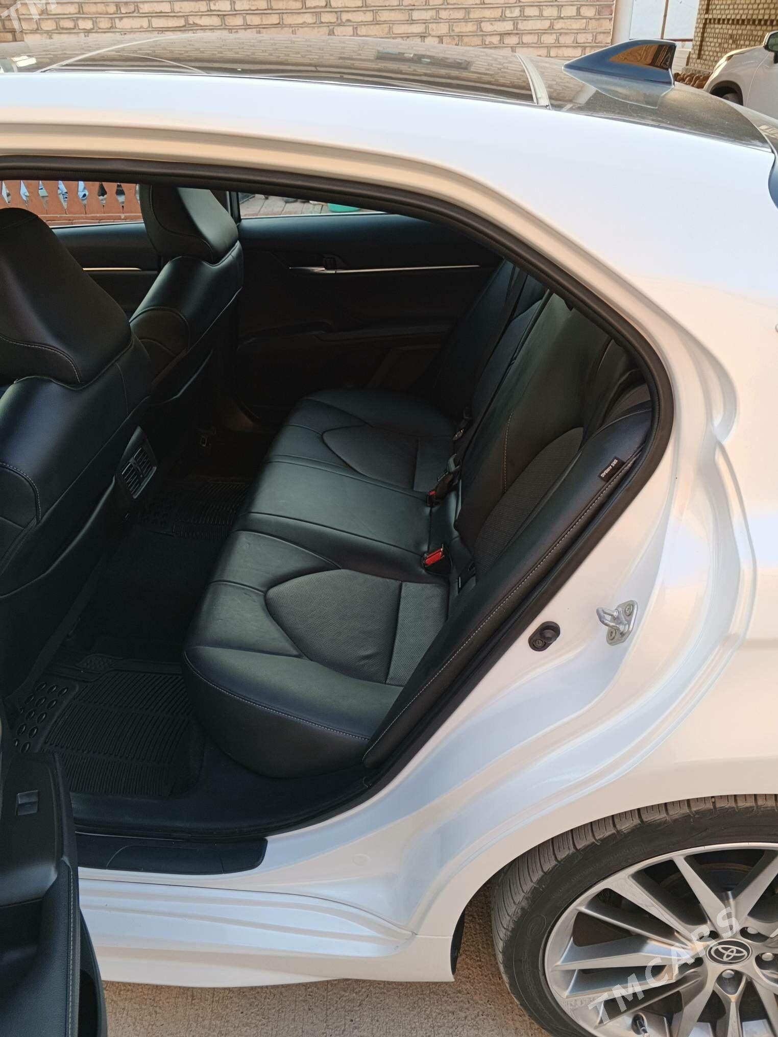 Toyota Camry 2022 - 350 000 TMT - "Altyn Asyr" Gündogar bazary (Jygyllyk) - img 7