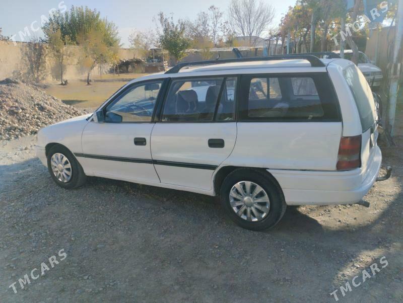 Opel Astra 1992 - 30 000 TMT - Kaka - img 4