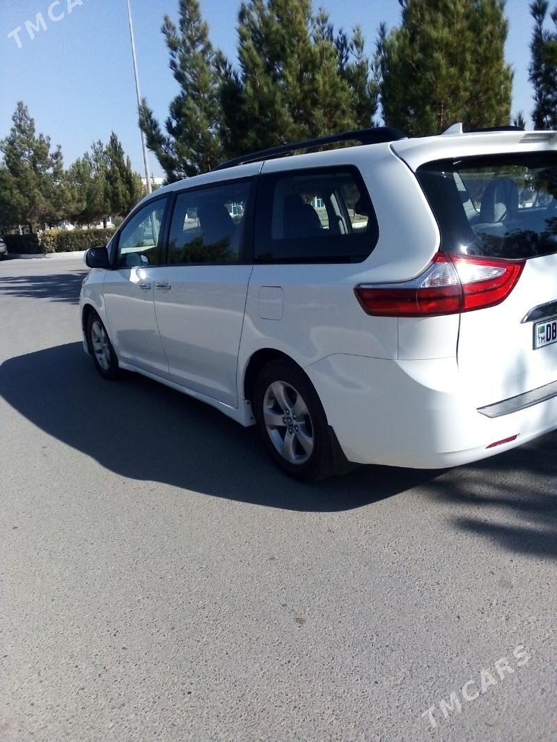 Toyota Sienna 2018 - 400 000 TMT - Векильбазар - img 3