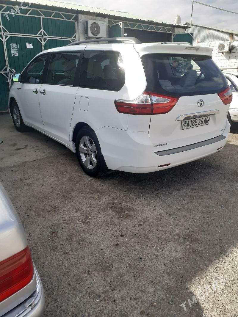 Toyota Sienna 2015 - 340 000 TMT - Бузмеин - img 4