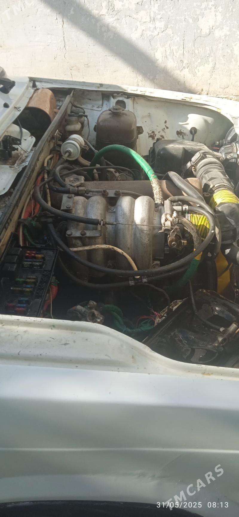 Toyota Camry 2010 - 40 000 TMT - Дянев - img 2