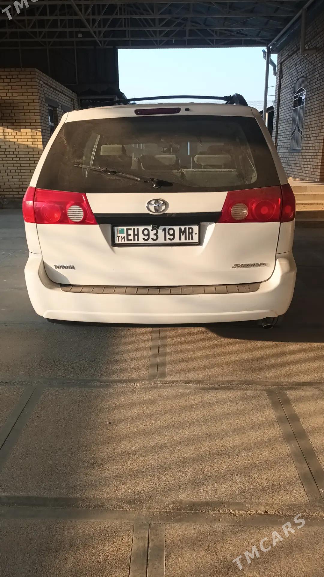 Toyota Sienna 2005 - 175 000 TMT - Векильбазар - img 3