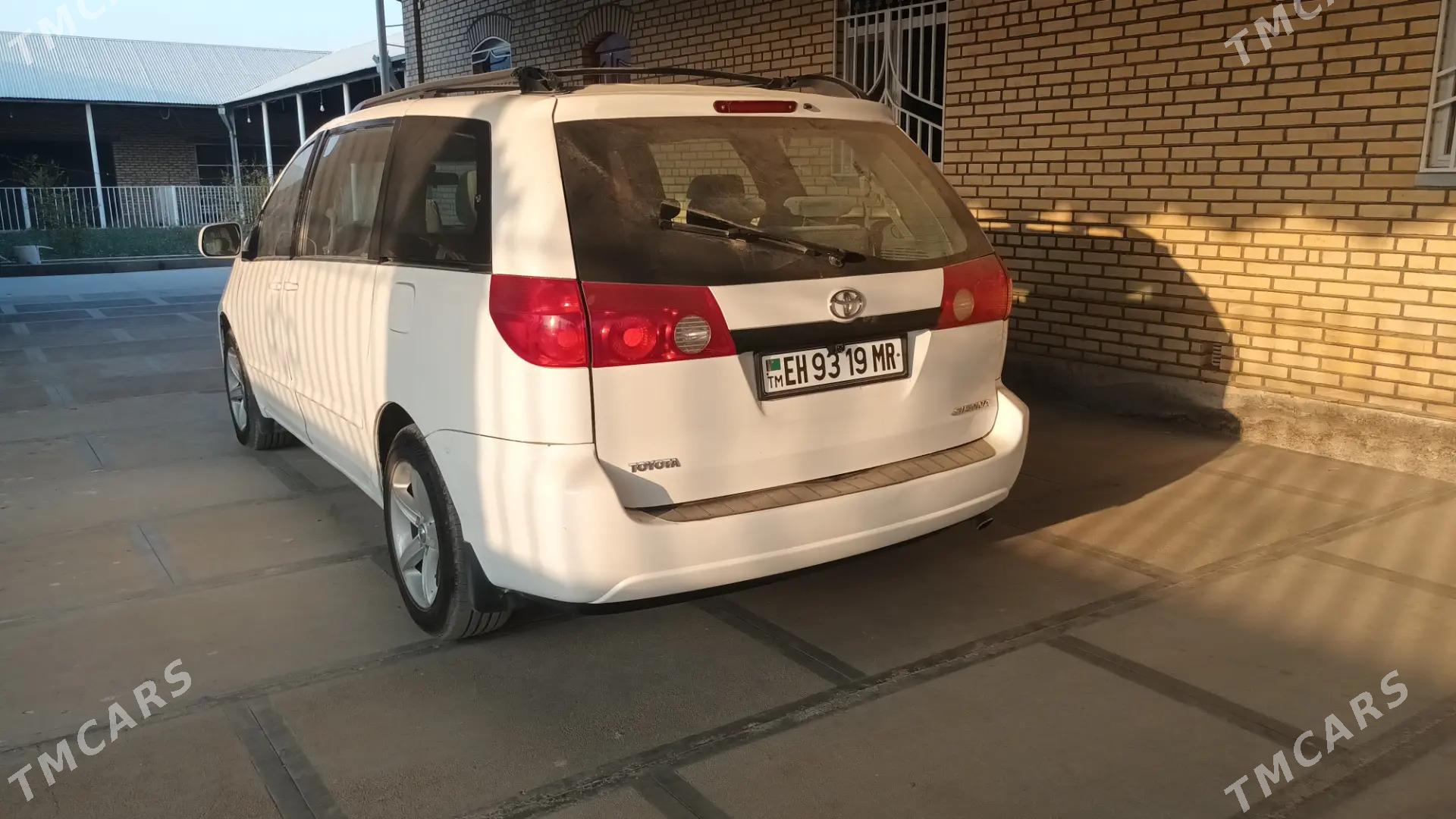 Toyota Sienna 2005 - 175 000 TMT - Векильбазар - img 7