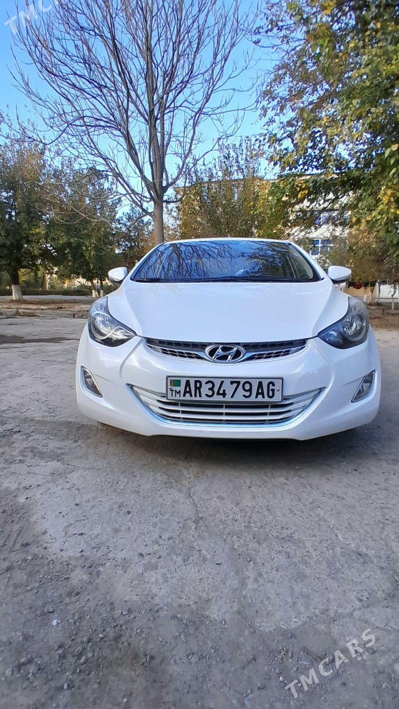 Hyundai Elantra 2012 - 170 000 TMT - 4 мкр - img 2