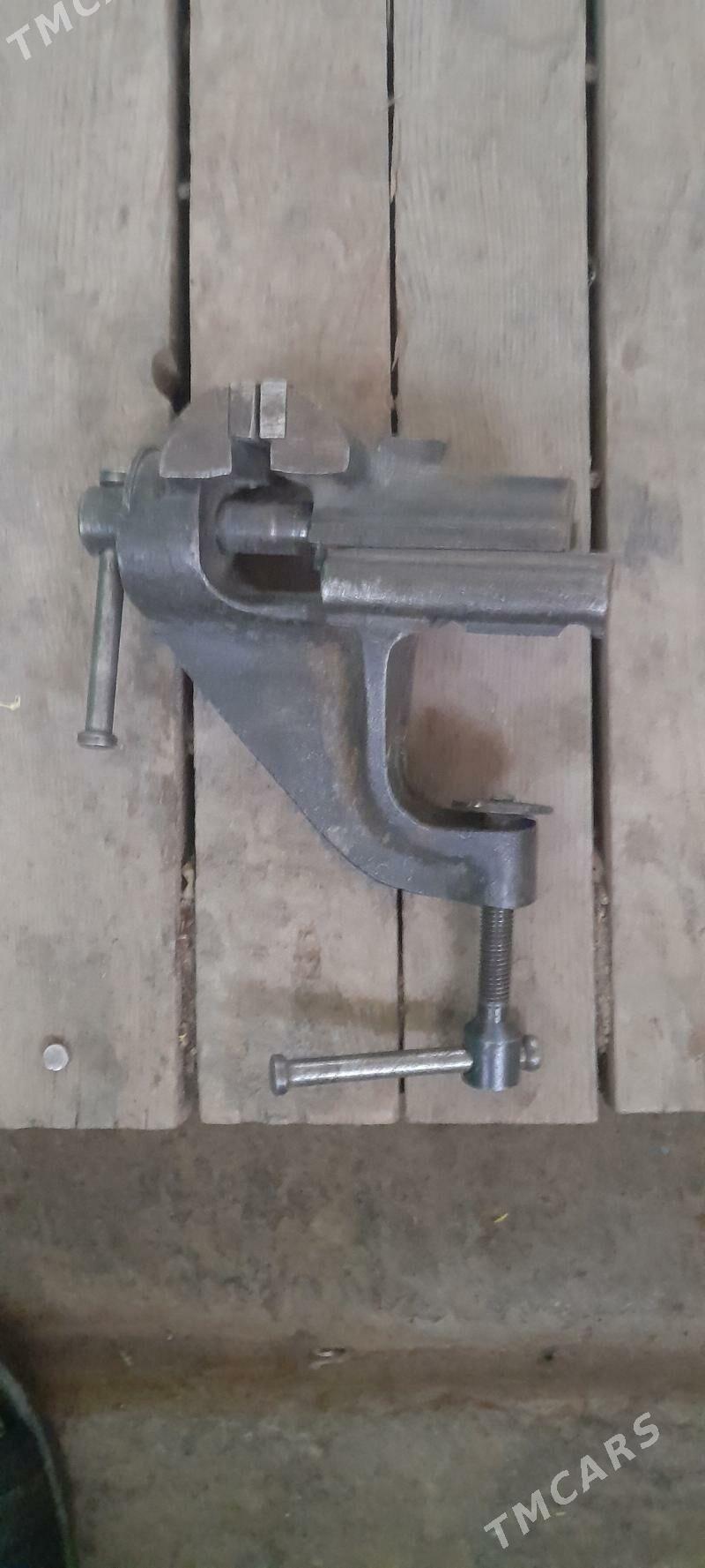 тиски новый СССР - 11 mkr - img 2