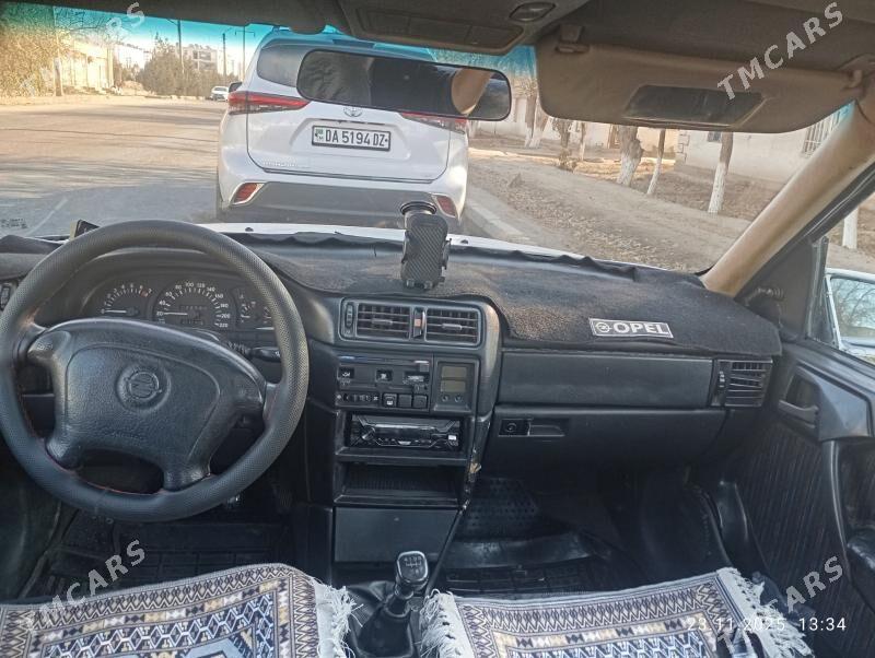 Opel Vectra 1993 - 35 000 TMT - Дашогуз - img 5