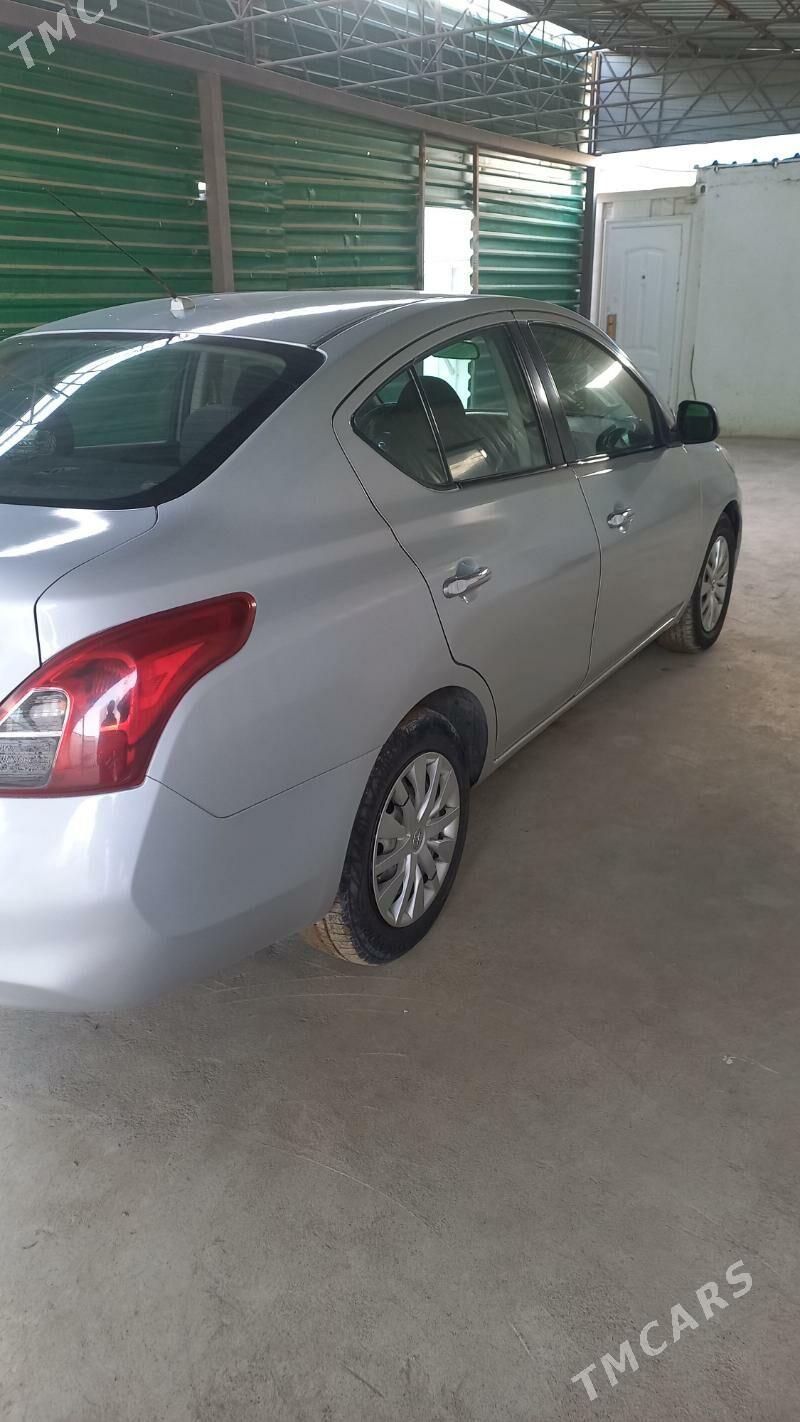 Nissan Versa 2012 - 112 000 TMT - Бузмеин - img 3