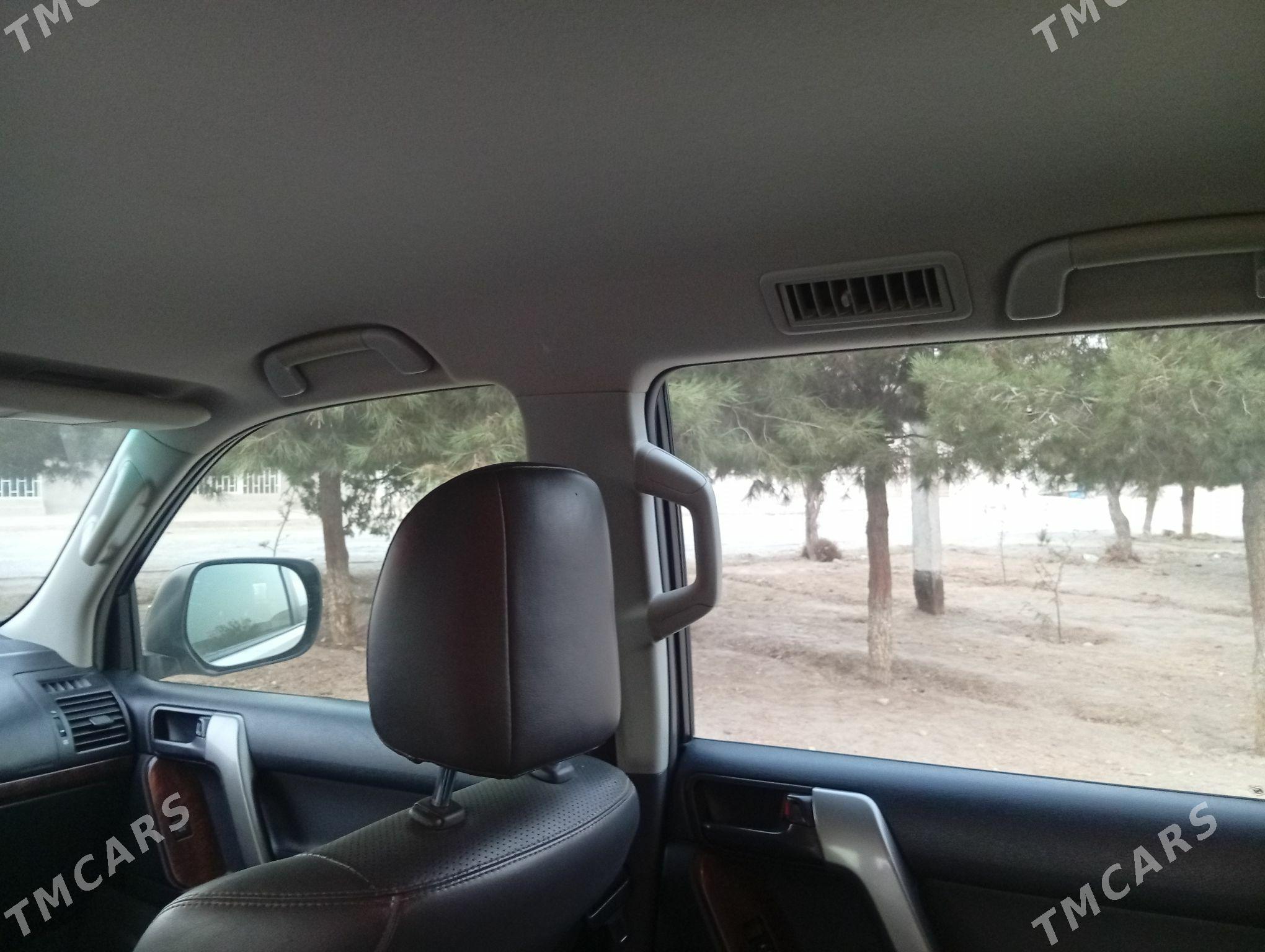 Toyota Land Cruiser Prado 2013 - 590 000 TMT - Койтендаг - img 9