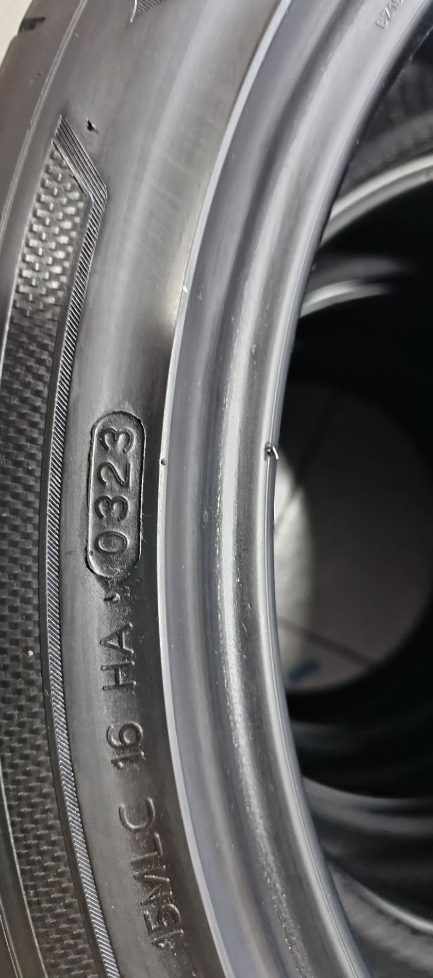 245 40 19 Hankook 3 000 TMT - Garadamak - img 3