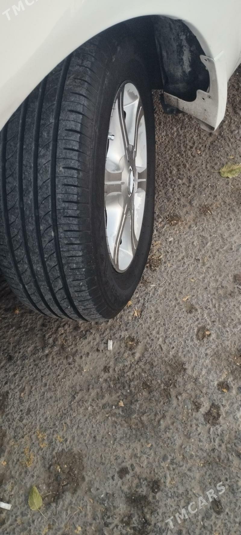 Nissan Maxima 2000 - 70 000 TMT - Бабадайхан - img 8