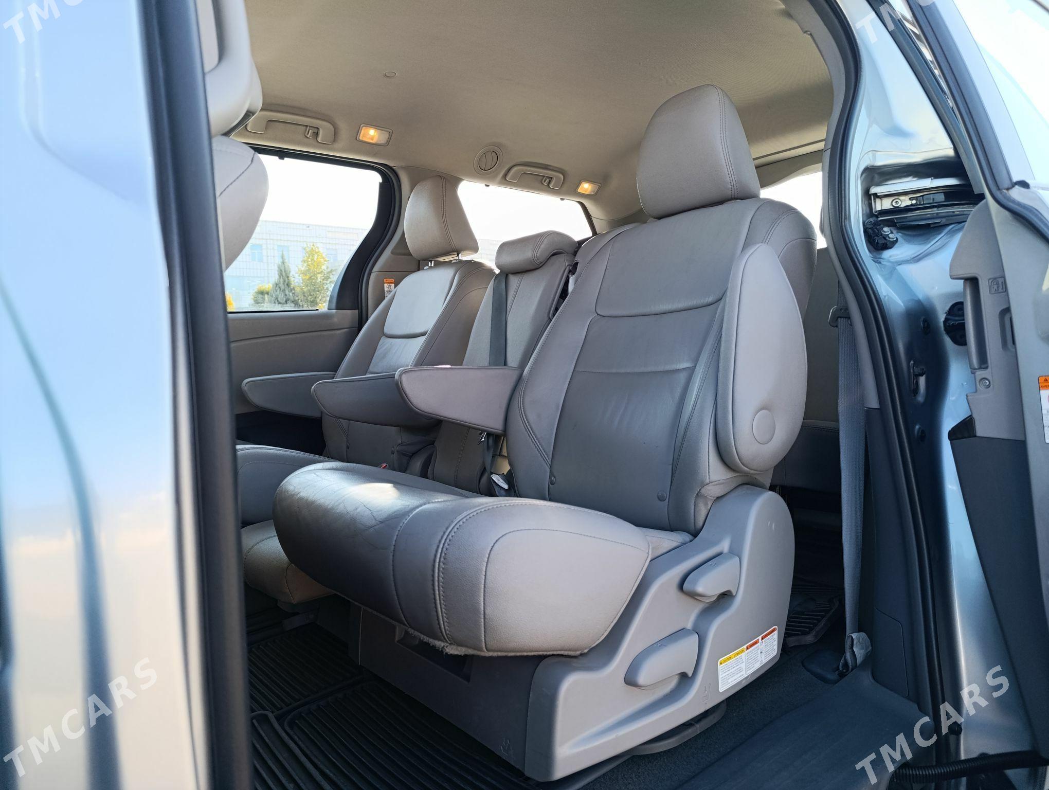 Toyota Sienna 2016 - 350 000 TMT - Ашхабад - img 9