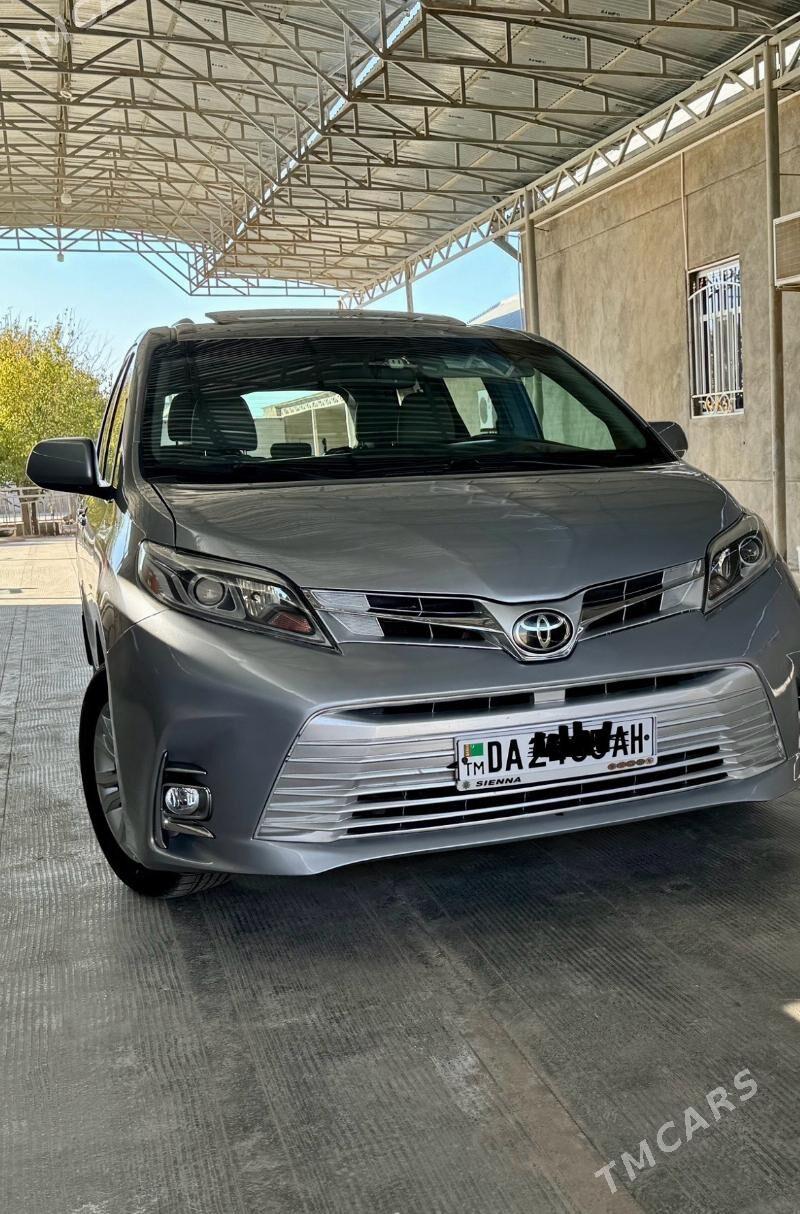 Toyota Sienna 2017 - 400 000 TMT - Теджен - img 1