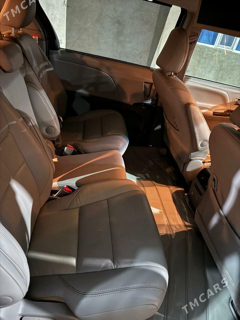 Toyota Sienna 2017 - 400 000 TMT - Теджен - img 4