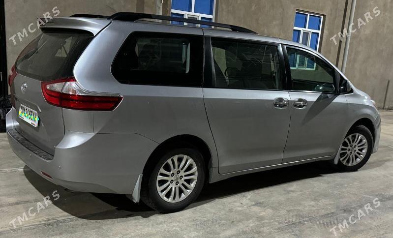 Toyota Sienna 2017 - 400 000 TMT - Теджен - img 2