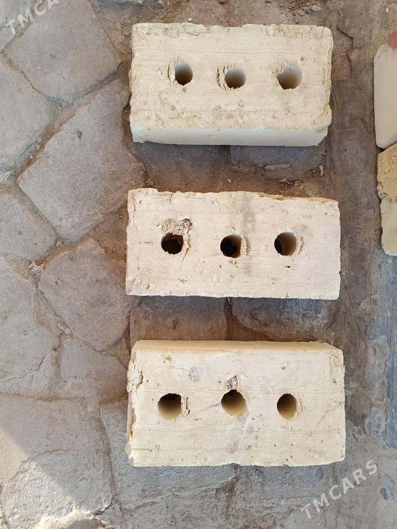 berk kerpic - Ýaşlyk - img 6