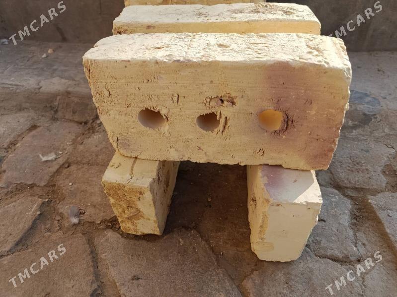 berk kerpic - Ýaşlyk - img 2