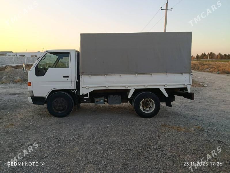 Toyota Dyna 2001 - 105 000 TMT - Гёкдепе - img 4