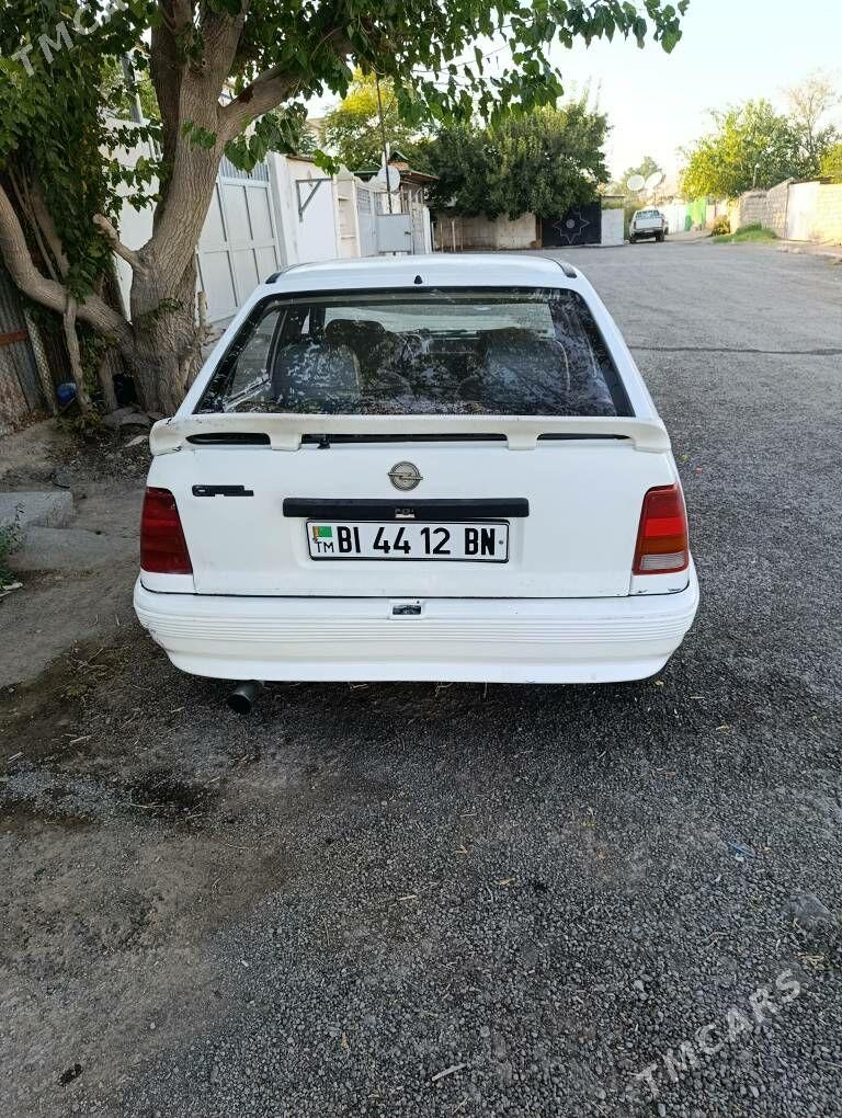Opel Astra 1986 - 28 000 TMT - Türkmenbaşy - img 2