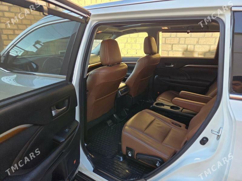 Toyota Highlander 2017 - 610 000 TMT - Gyzylarbat - img 6