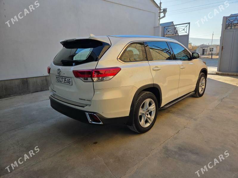 Toyota Highlander 2017 - 610 000 TMT - Gyzylarbat - img 3