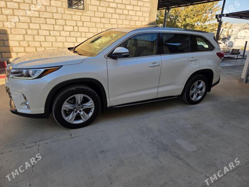 Toyota Highlander 2017 - 610 000 TMT - Gyzylarbat - img 7
